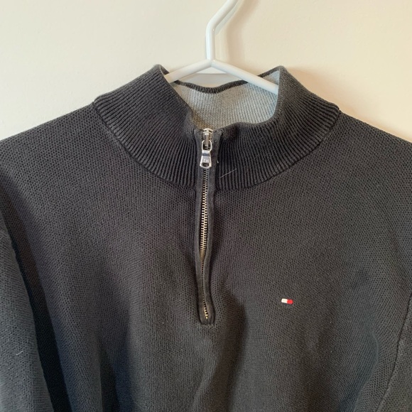 🤩 3 for $20 / Tommy Hilfiger Half Zip Black Sweater - Picture 3 of 4
